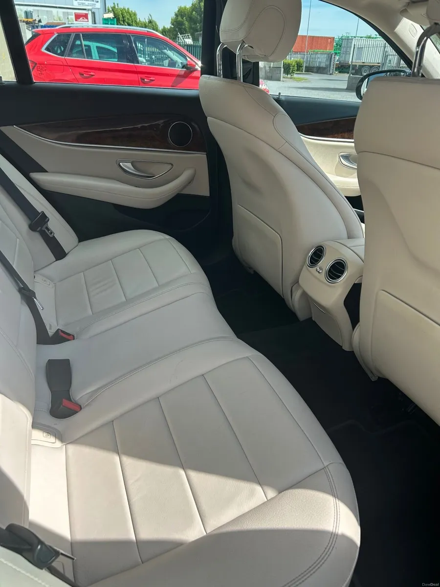 Mercedes-Benz E-Class 2019 - Image 3