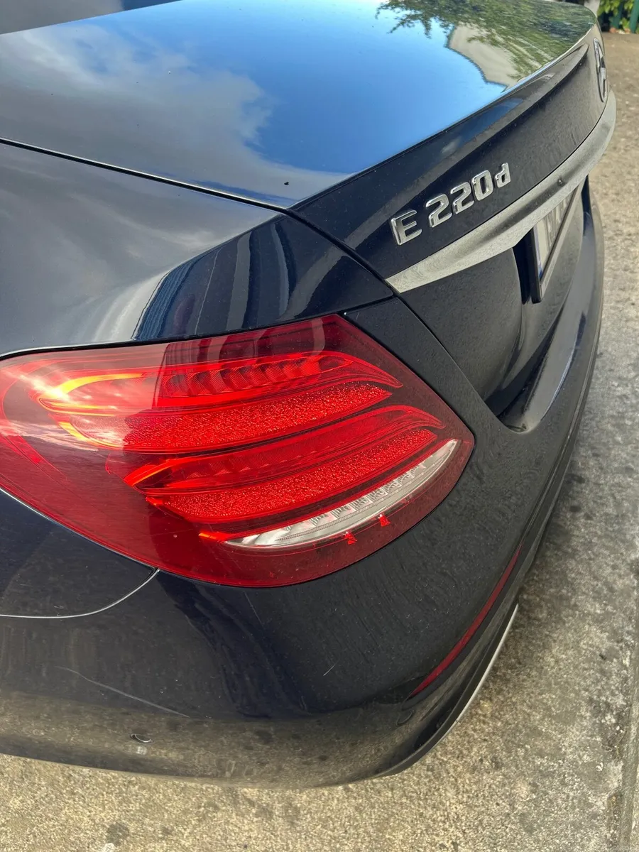 Mercedes-Benz E-Class 2019 - Image 6