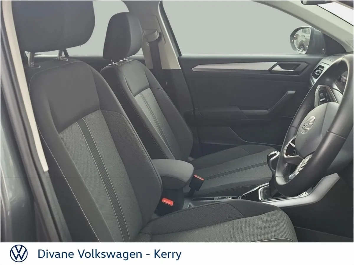 Volkswagen T-Roc LIFE 2.0 TDI 116 BHP - Image 4