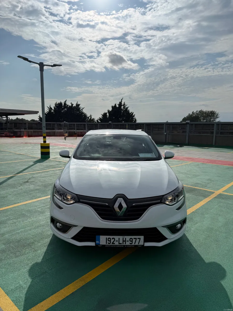 192 Renault Megane 1.3 Petrol - VERY LOW MILEAGE - Image 2