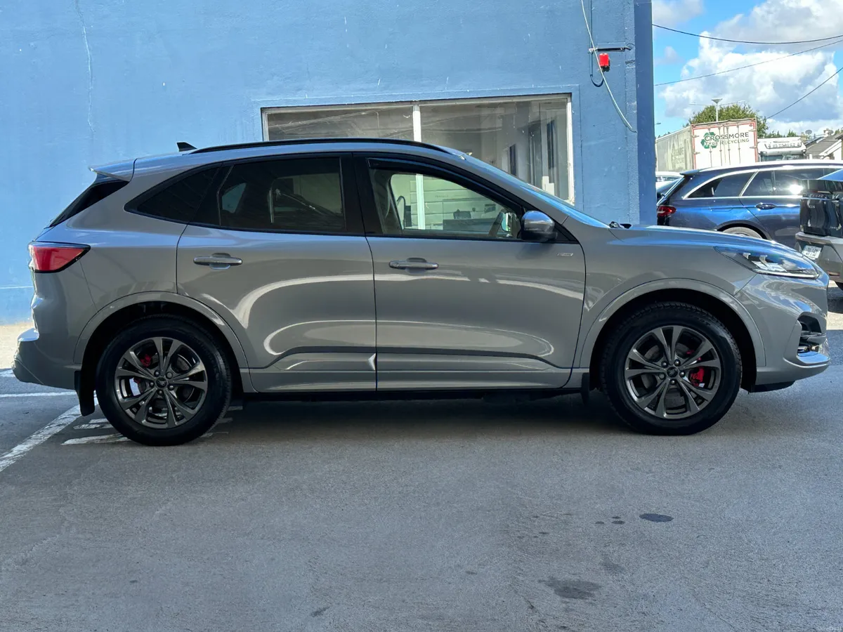 Ford Kuga 2.5 Duratec 225PS PHEV ST-Line X Auto - Image 2