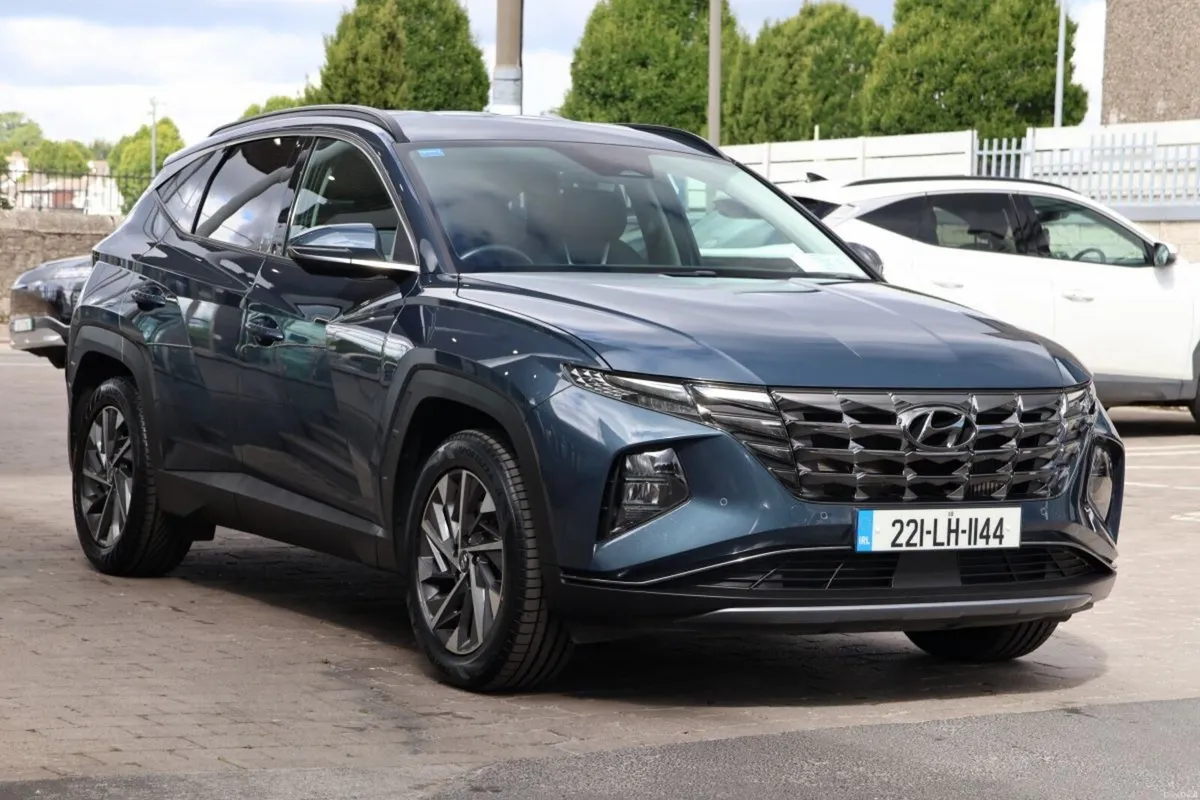 Hyundai Tucson 2WD Executive Plus CAR OF THE WEEK - Image 3