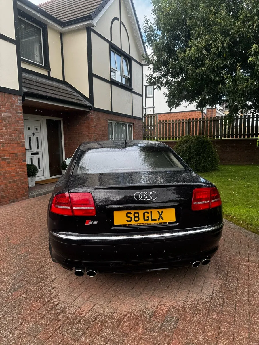 AUDI S8 - Image 3