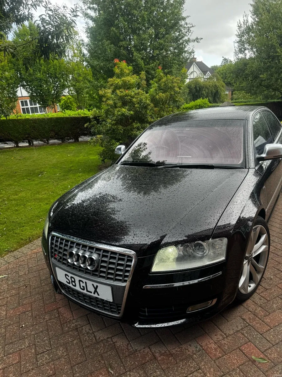 AUDI S8 - Image 1