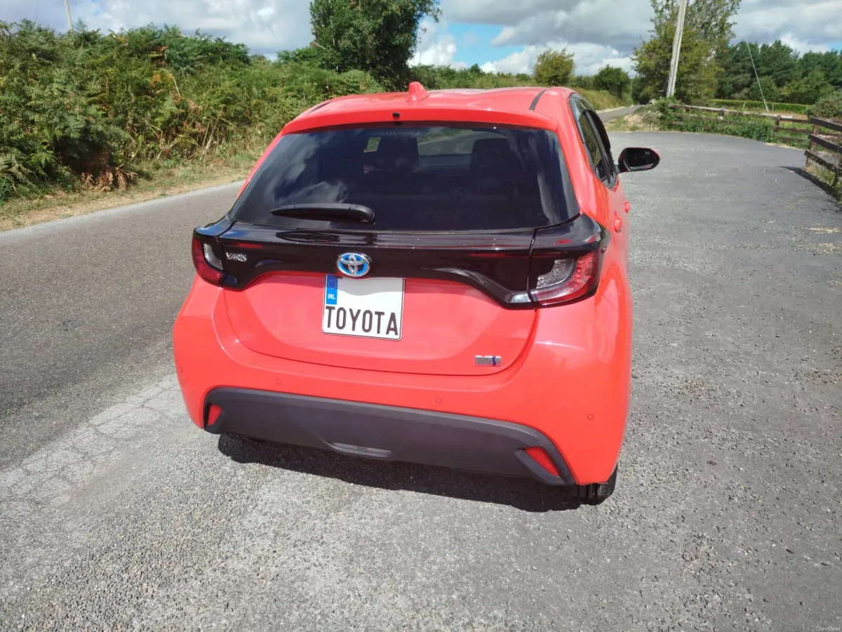 2021 Toyota Yaris Hybrid 1.5 - Excellent Condition - Image 4