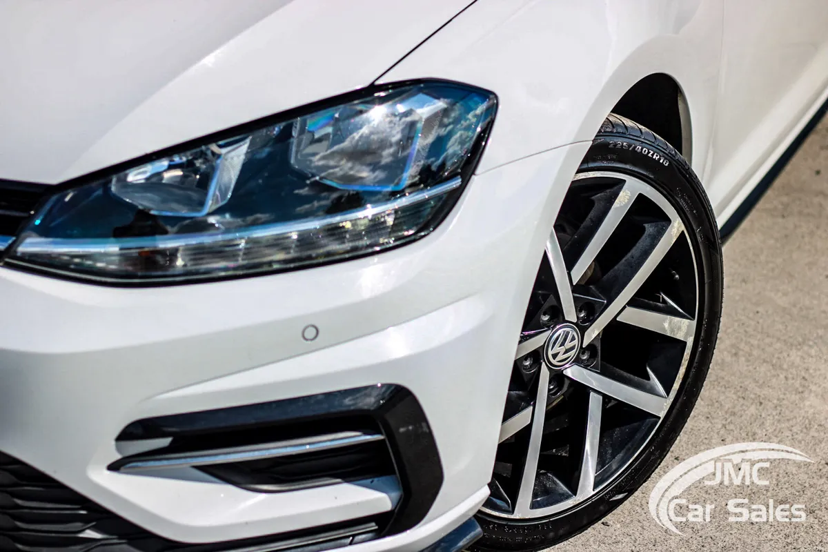 2020 VOLKSWAGEN GOLF R-LINE - Image 2