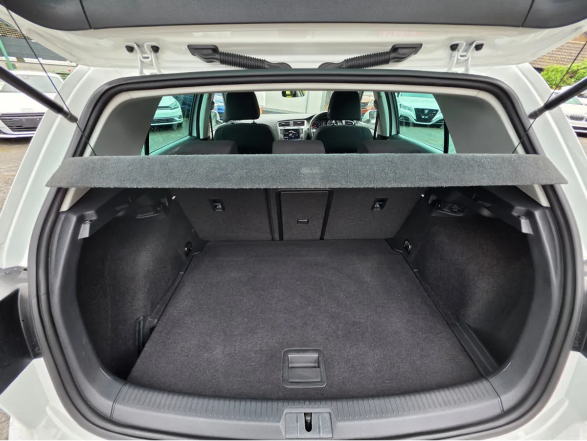 Volkswagen Golf 1.2 TSI AUTOMATIC - CARPLAY - ANDR - Image 6