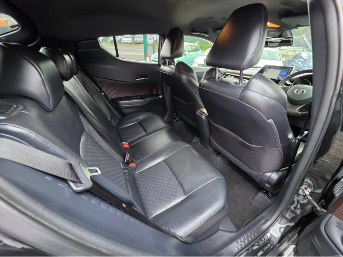 Toyota C-HR SELF CHARGING HYBRID- CARPLAY - ANDROI - Image 5