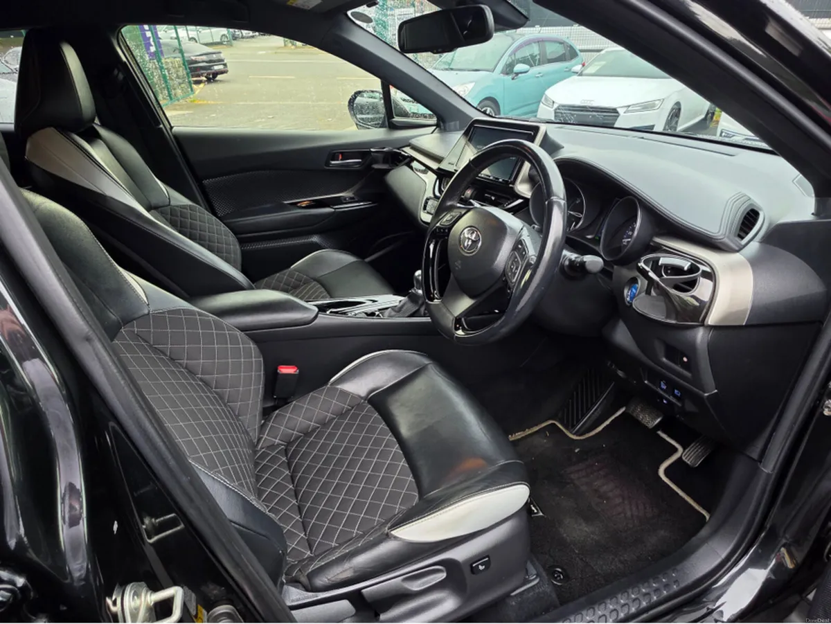 Toyota C-HR SELF CHARGING HYBRID- CARPLAY - ANDROI - Image 6