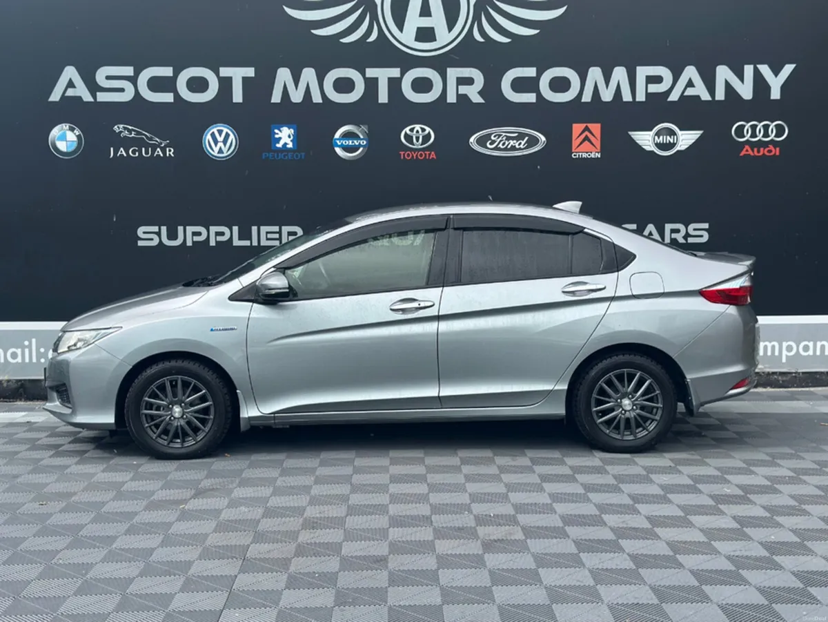 Honda Grace 1.5 Petrol Hybrid - Image 4