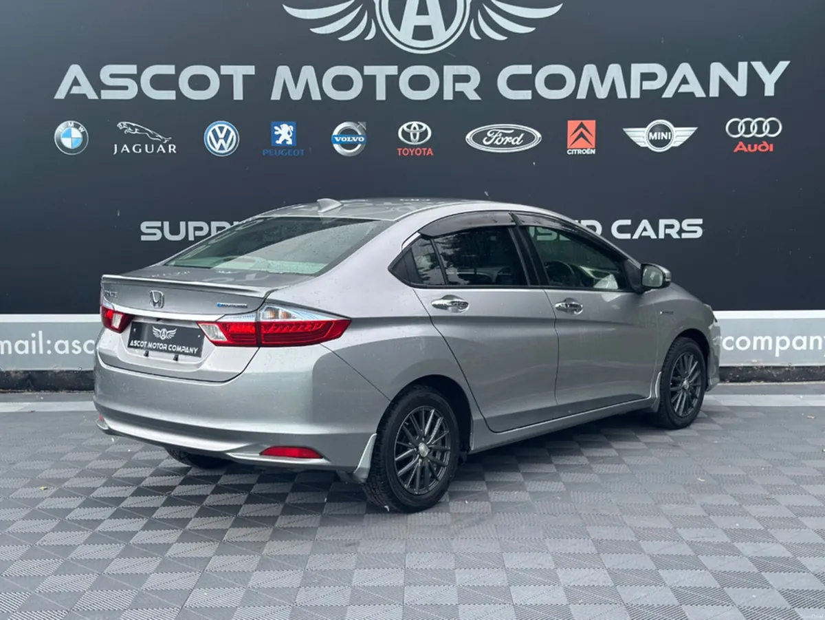 Honda Grace 1.5 Petrol Hybrid - Image 6