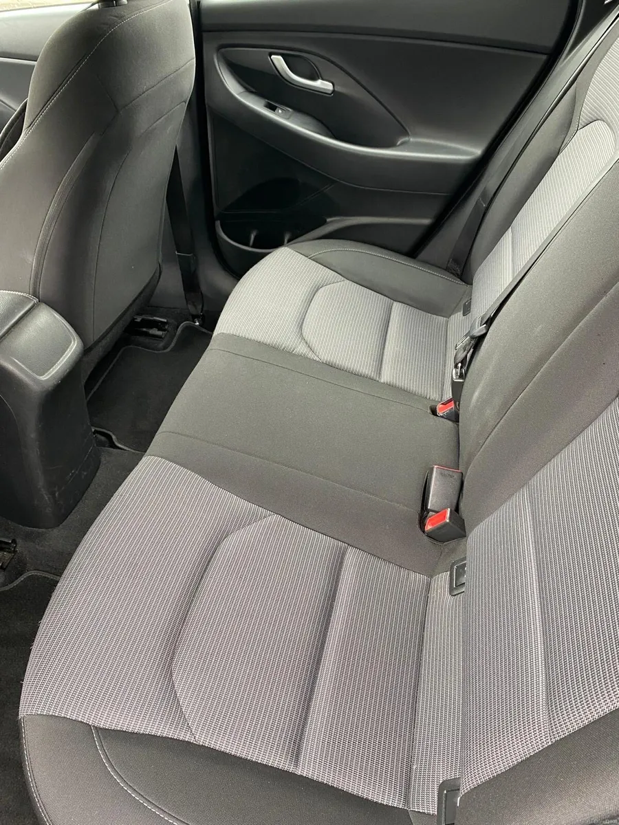 2018 Hyundai i30 Deluxe 1.6 CRDi Diesel Manual - Image 5