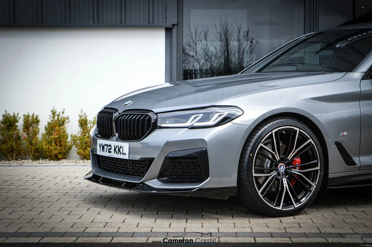 BMW 5-Series DIESEL SALOON - Image 3