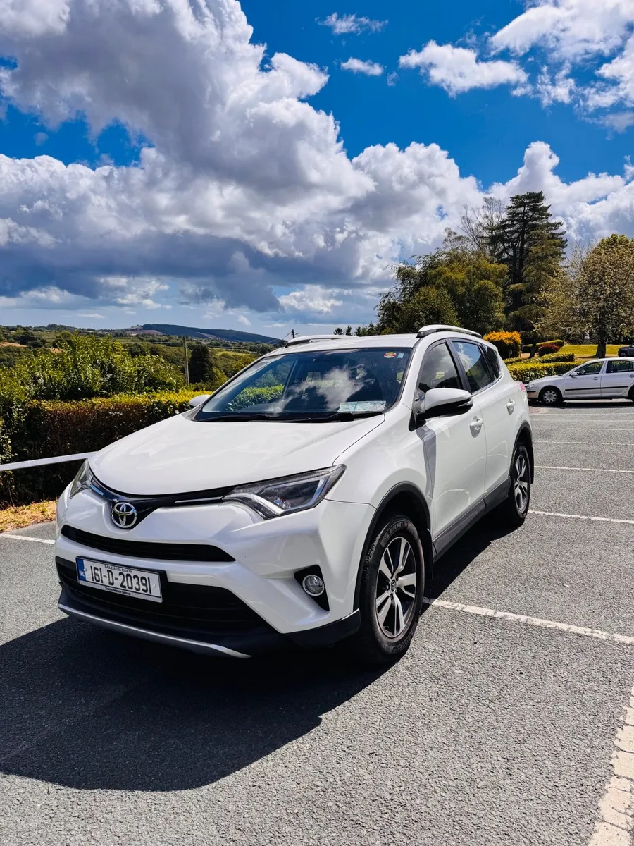 Toyota RAV4 2016 Full Toyota service history - Image 1