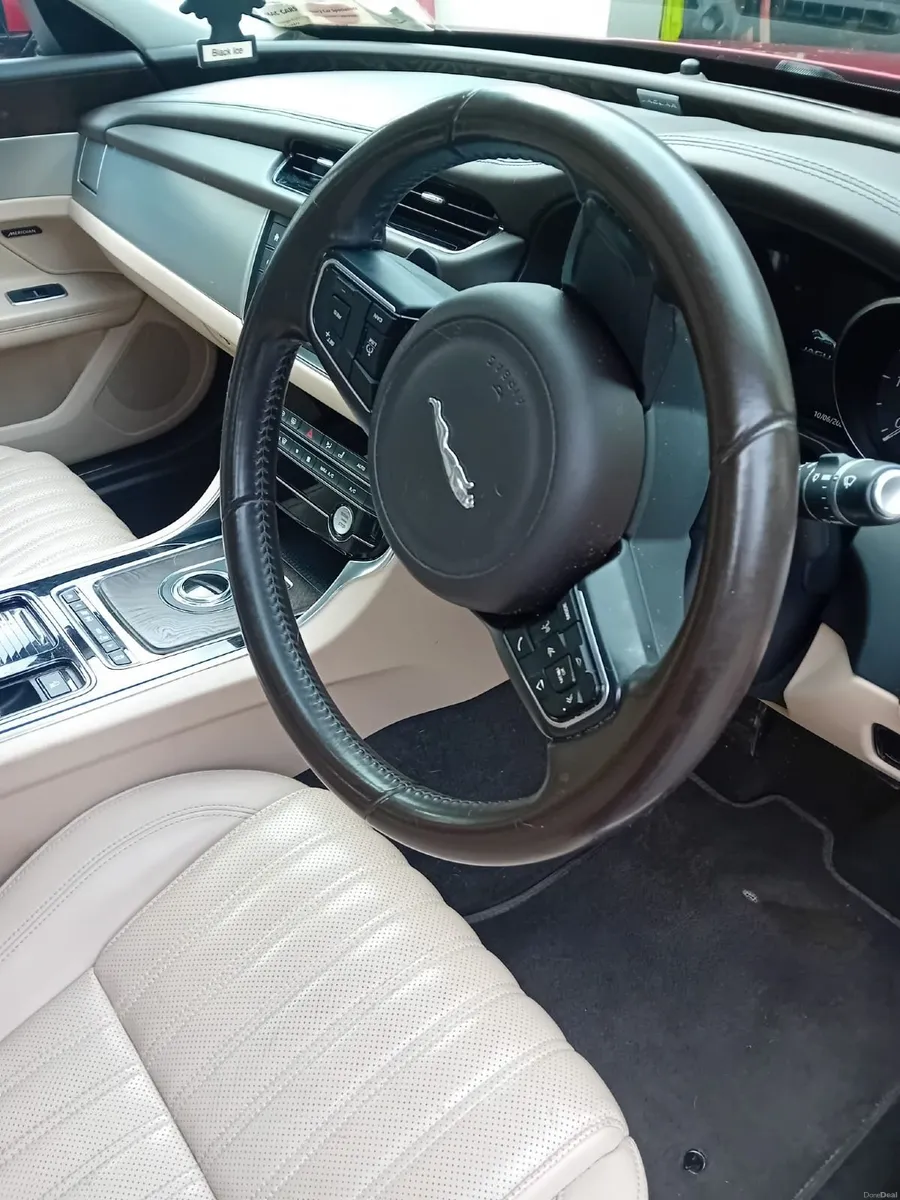 Jaguar XF 2017 - Image 5