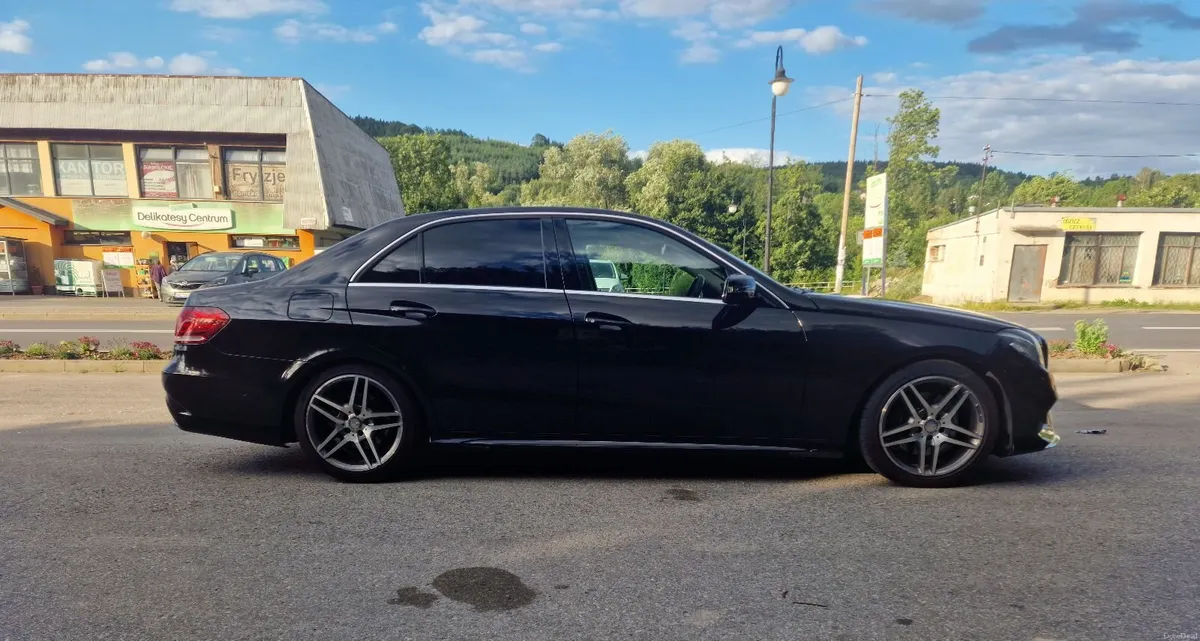 Mercedes-Benz E-Class 2014 - Image 2