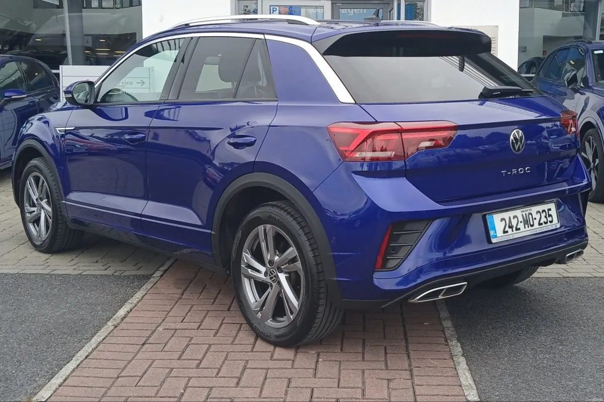 Volkswagen T-Roc R-Line 1.5 TSI 150HP **REAR VIEW - Image 4