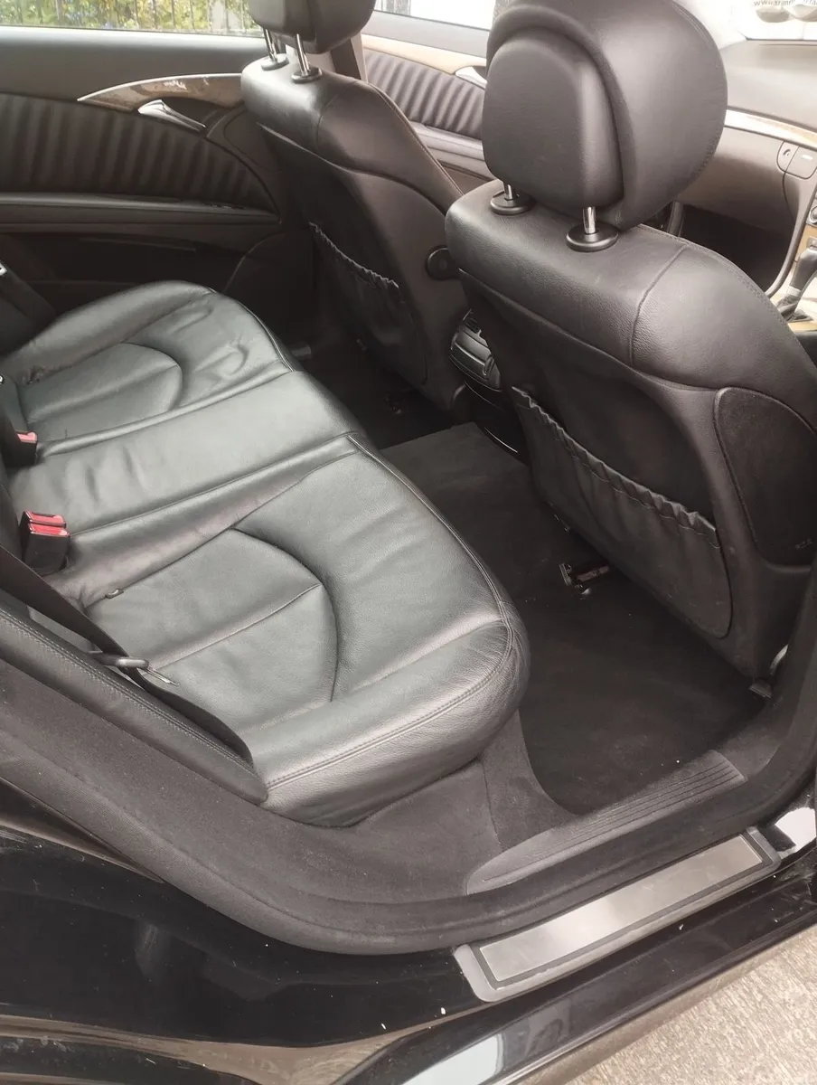 Mercedes-Benz E-Class 2008 - Image 2
