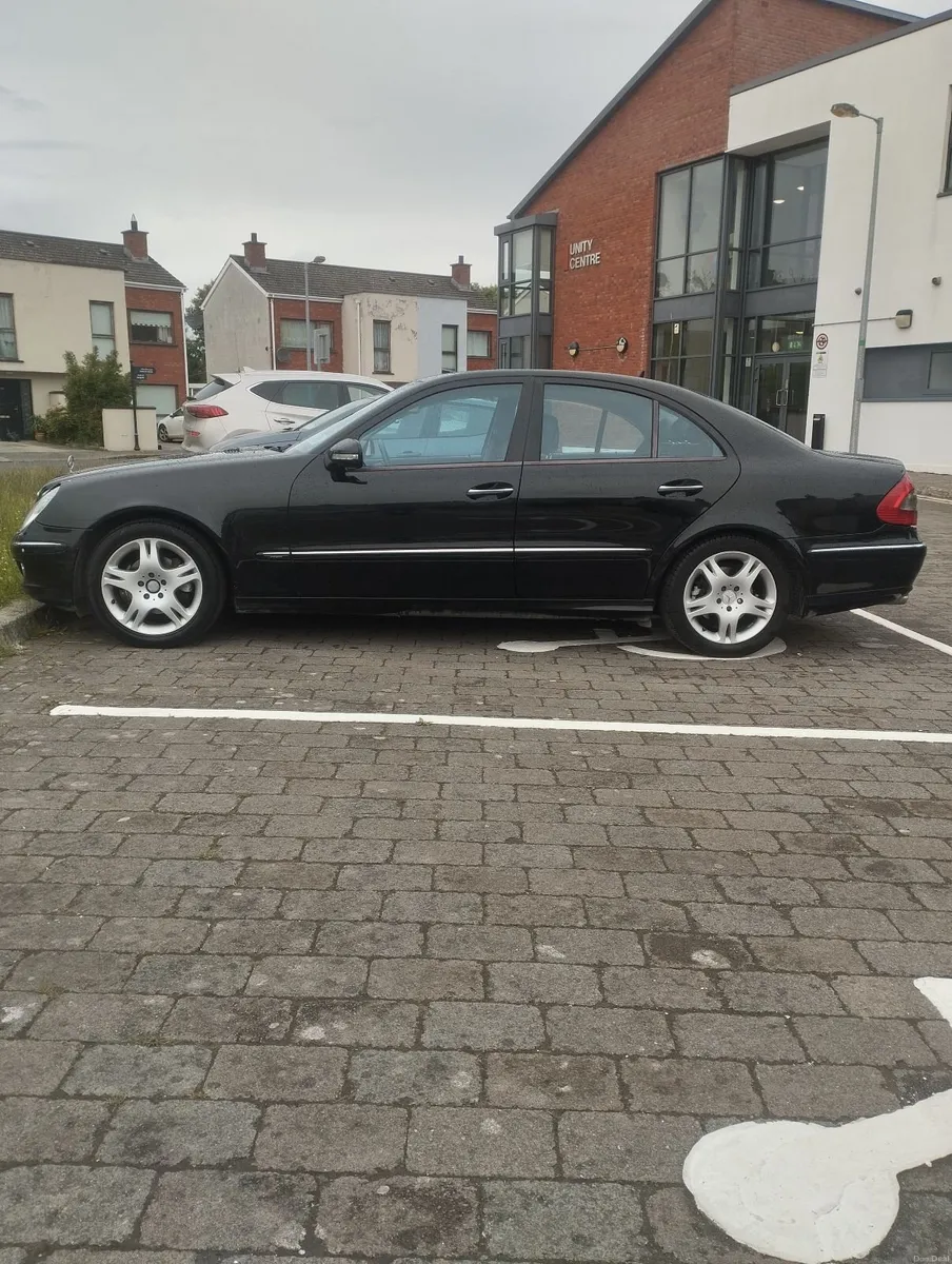 Mercedes-Benz E-Class 2008 - Image 6
