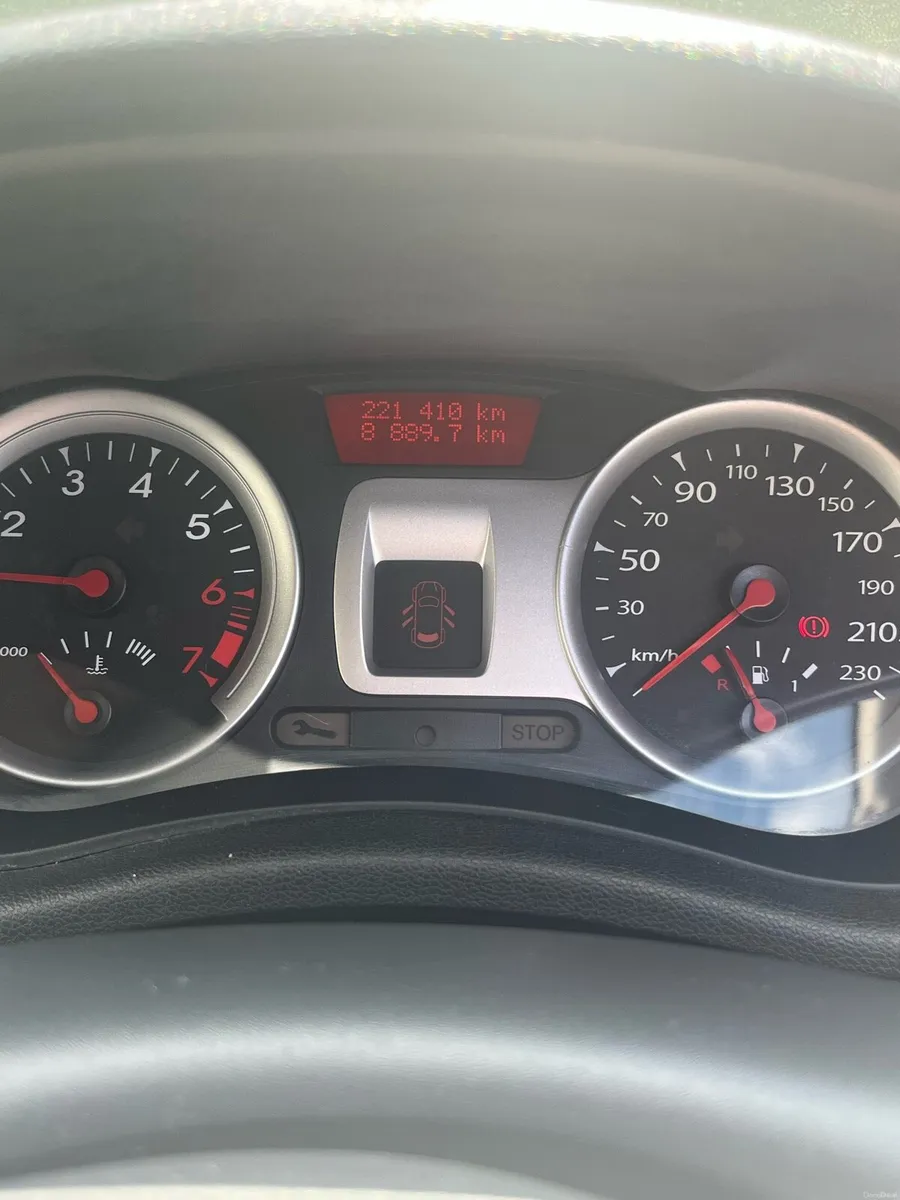 10 Renault Clio - Image 5