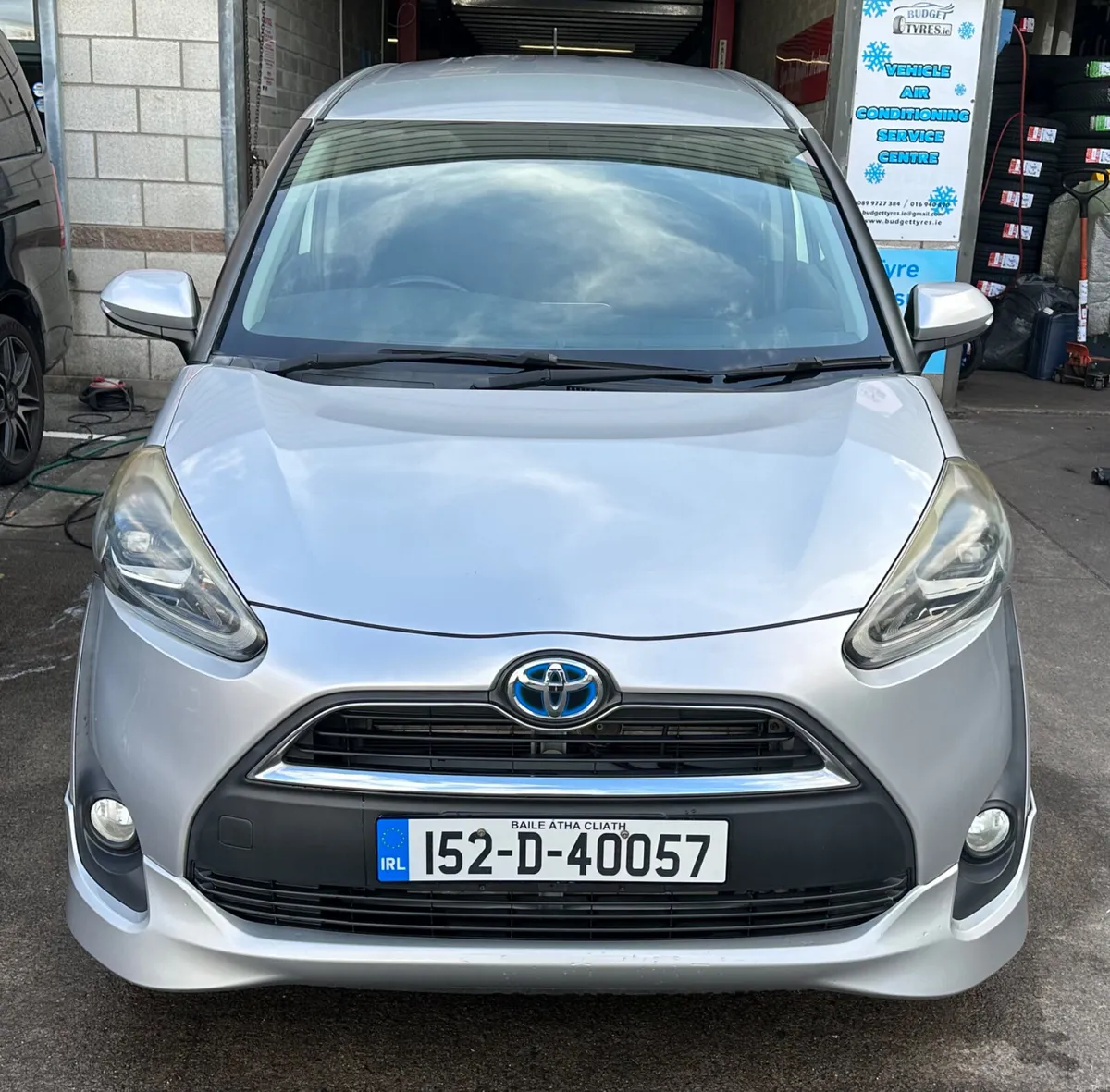 7 seater Automatic Toyota Sienta  hybrid - Image 3