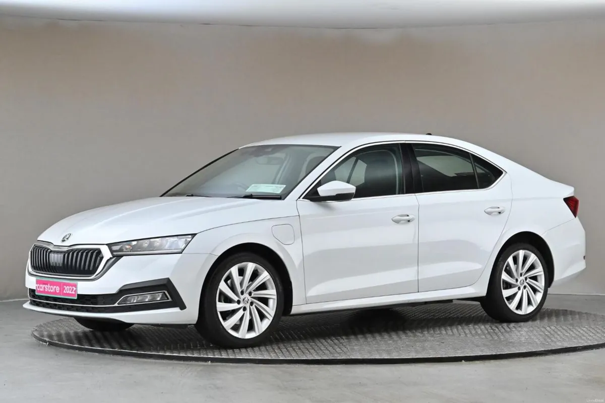 Skoda Octavia 1.4TSI DSG iV STYLE 204BHP PHEV **DI - Image 4