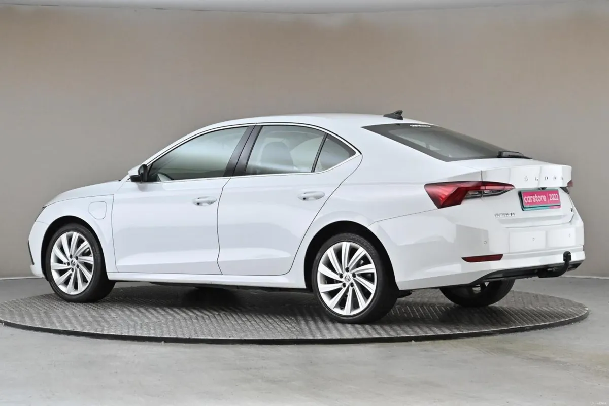 Skoda Octavia 1.4TSI DSG iV STYLE 204BHP PHEV **DI - Image 6