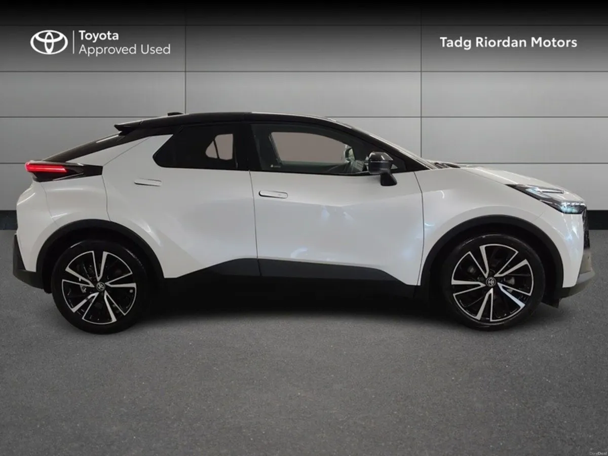 Toyota C-HR HYBRID SOL - Image 3