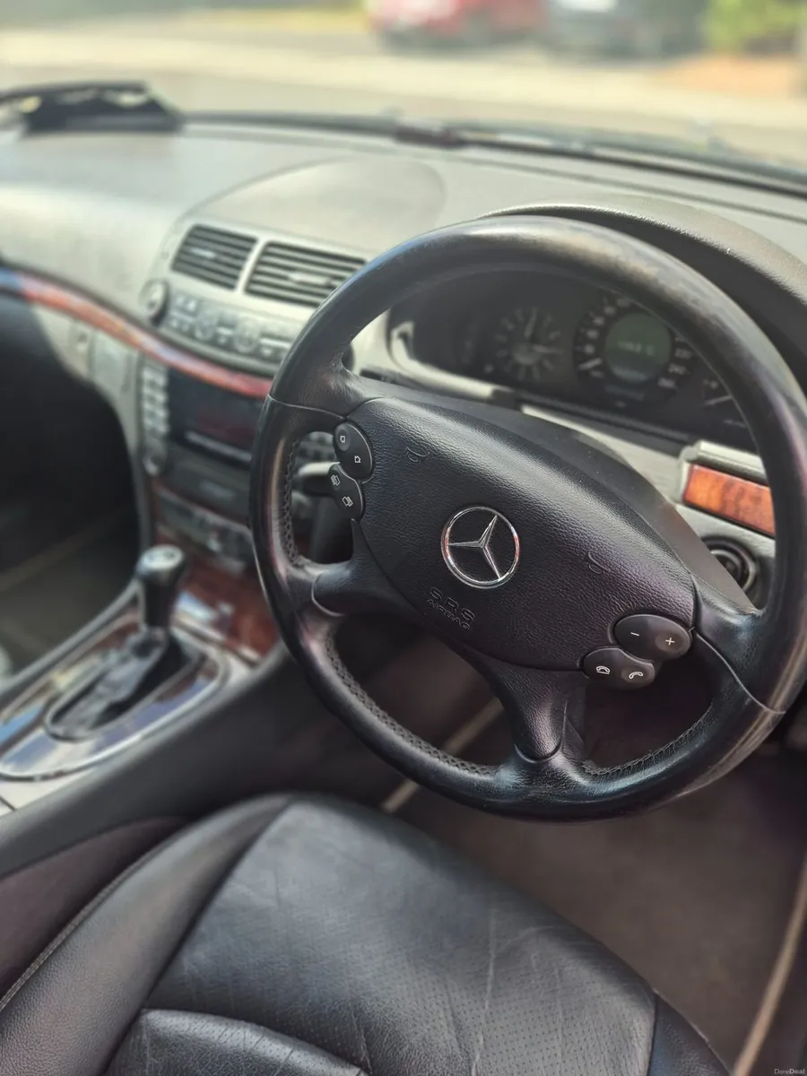 Mercedes-Benz E-Class 2006 - Image 1