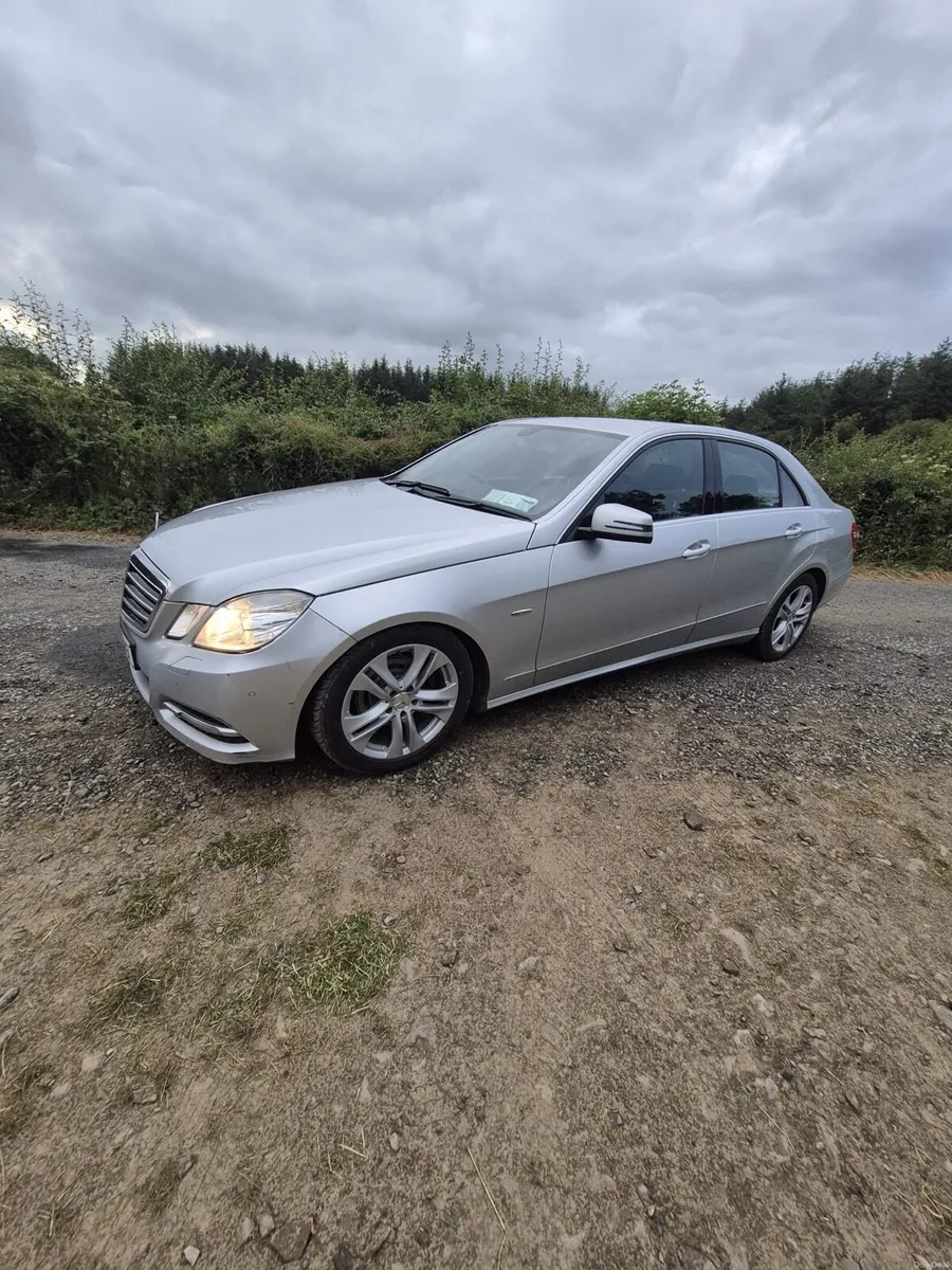 2012 Mercedes E220 CDI - Image 2