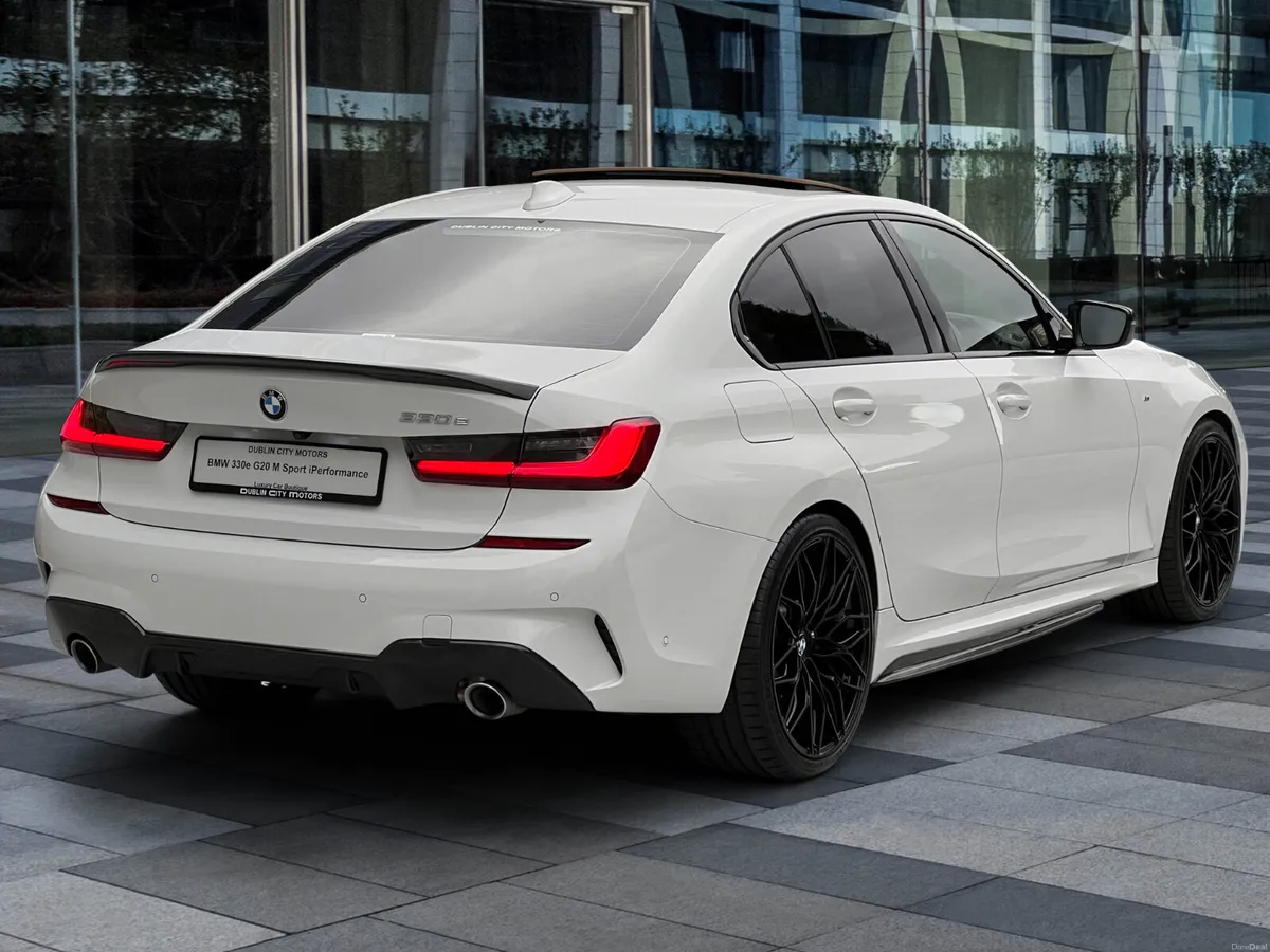 BMW 330e G20 M Sport iPerformance *Sunroof* - Image 6