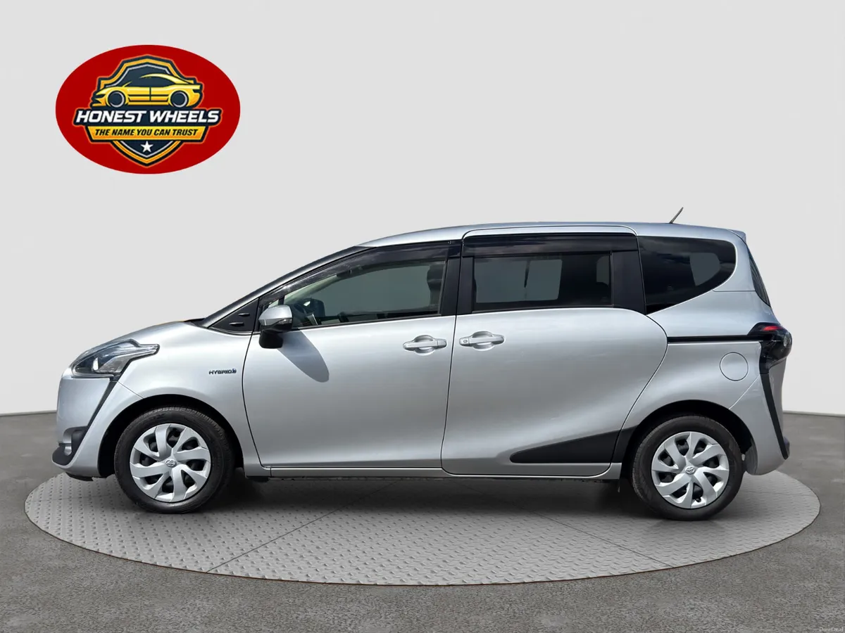 2018 Toyota Sienta 1.5 Hybrid Automatic - Image 4