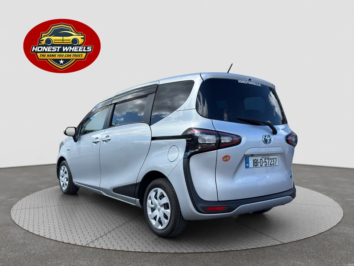 2018 Toyota Sienta 1.5 Hybrid Automatic - Image 5