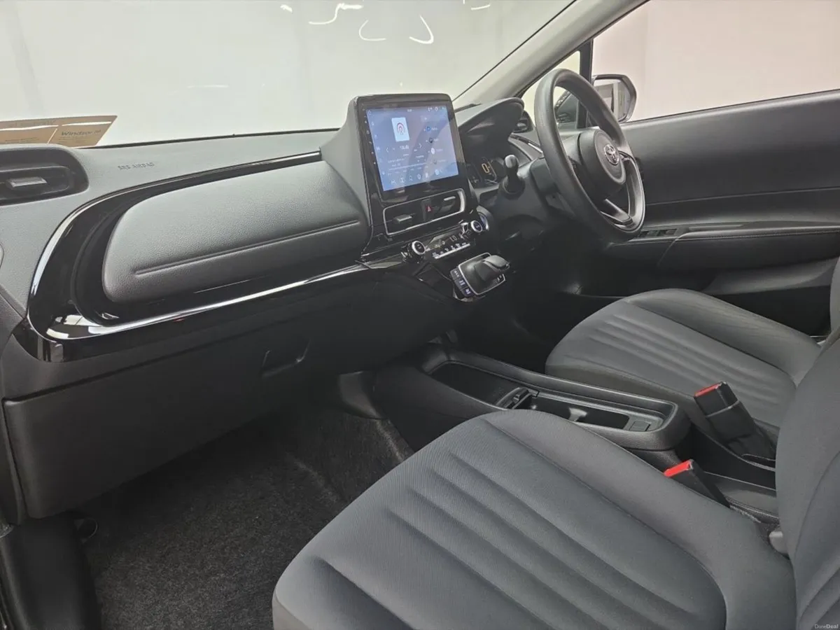 Toyota Aqua Auto Hybrid X - Image 4