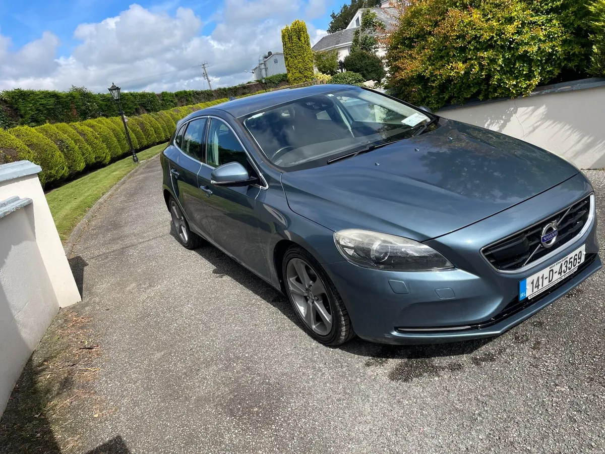 141 Volvo V40 DBA-MB4164T 5dr auto  nct 7/27 - Image 6