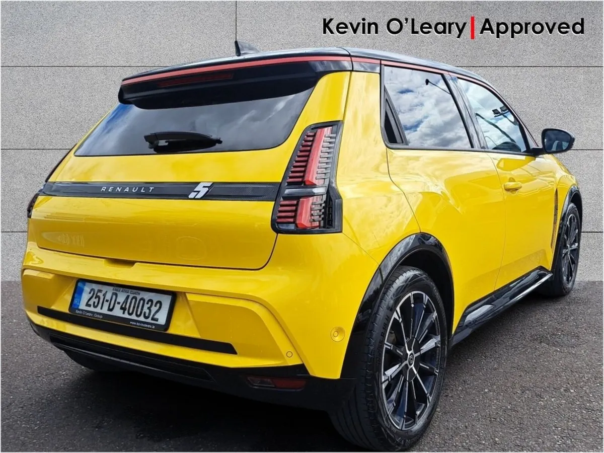 Renault 5 iconic 52kWh 150hp - Image 3