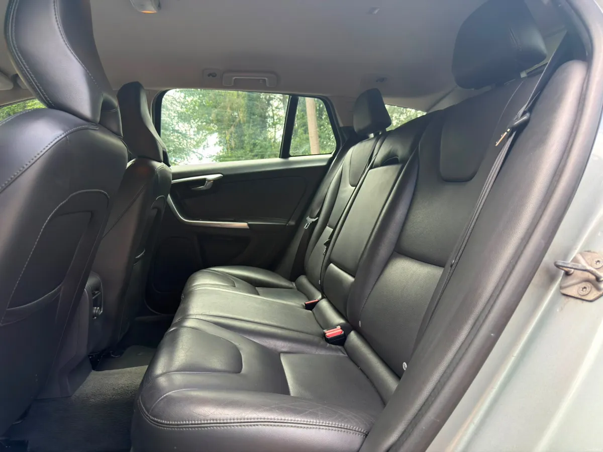 171 Volvo V60 CROSS COUNTRY Auto ⭐️⭐️⭐️ - Image 5