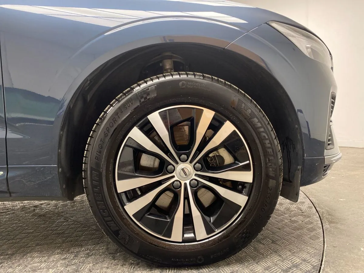 Volvo XC60 T6 AWD PHEV Core - Image 6
