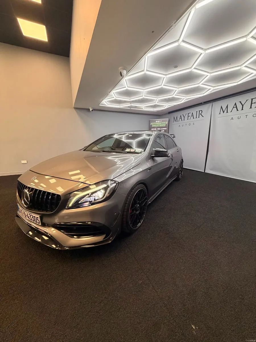 Mercedes-Benz A45 AMG 2014 - Image 2