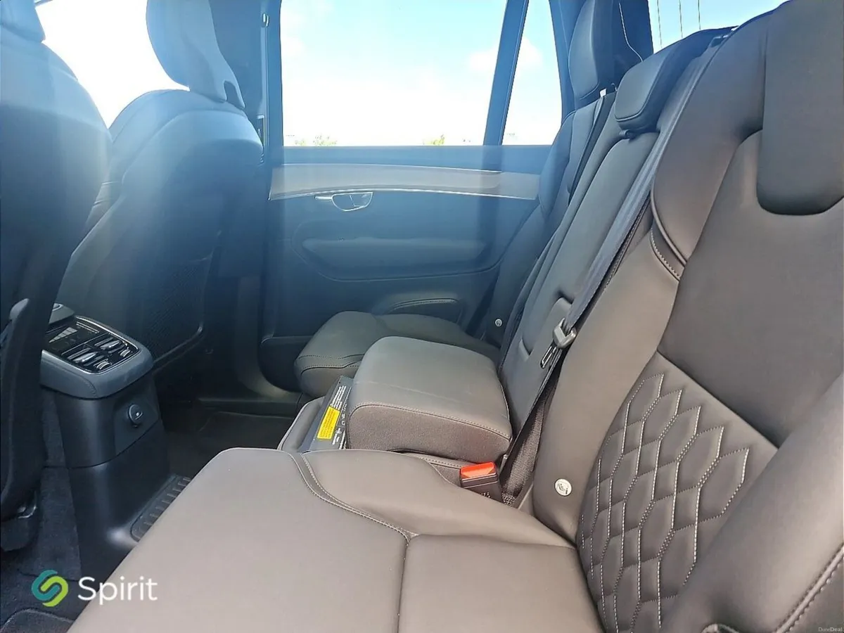 Volvo XC90 T8 Plus Plug In Hybrid - Image 5