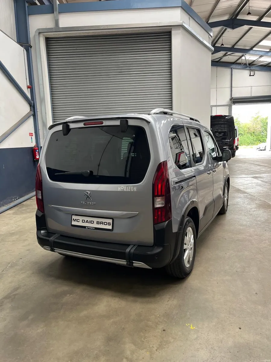 2021 Peugeot Rifter Wheelchair Accessible - Image 3