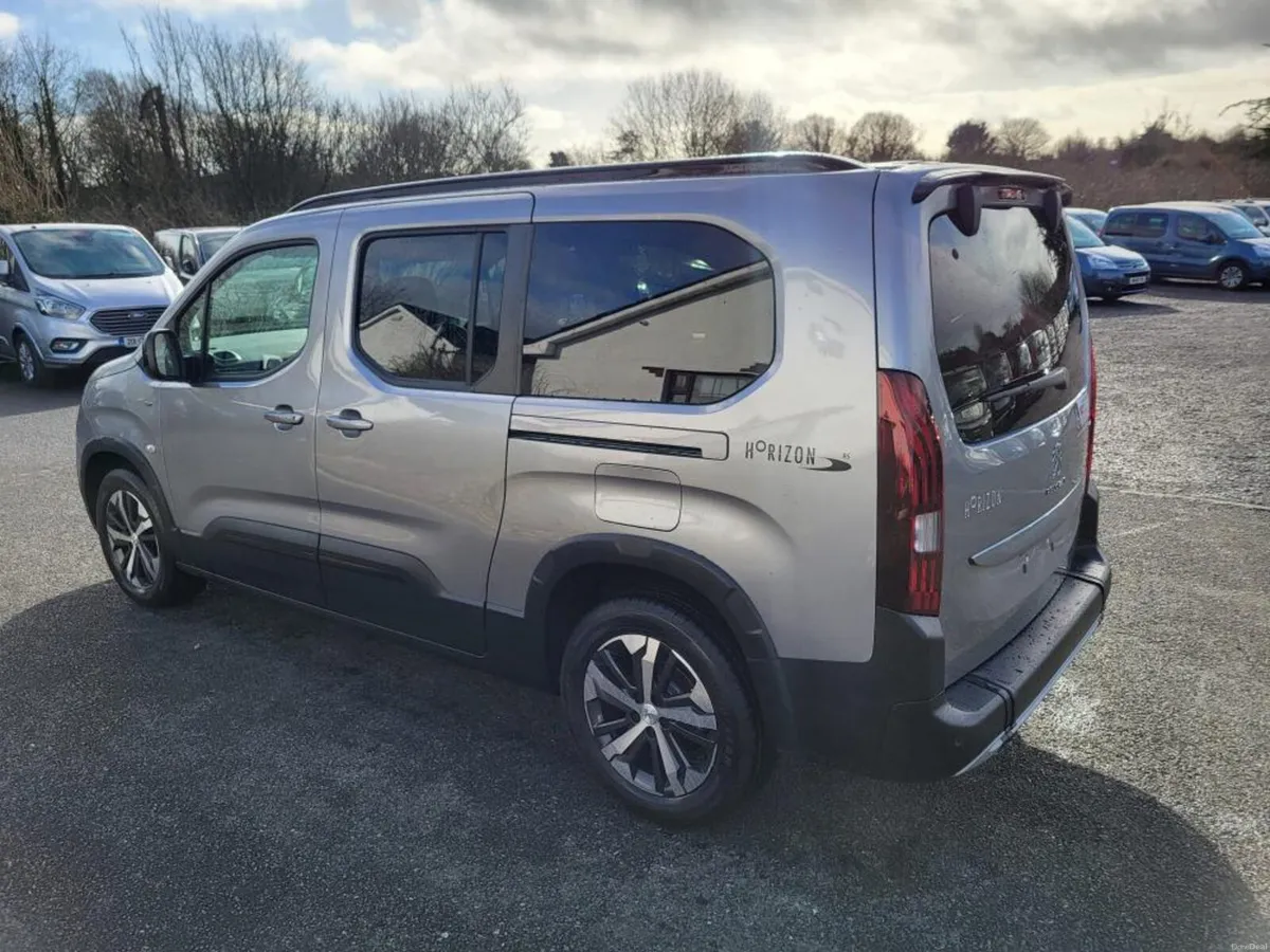 Wheelchair Accessible Taxi Auto - Image 5