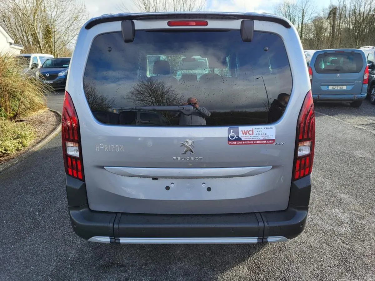 Wheelchair Accessible Taxi Auto - Image 6