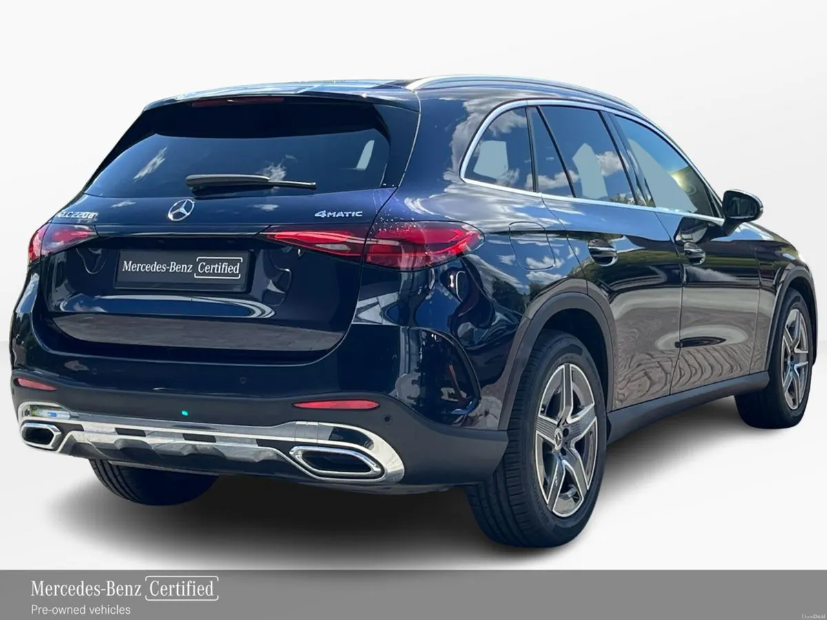 Mercedes-Benz GLC 220D AMG Line 4MATIC SUV  **Pano - Image 3