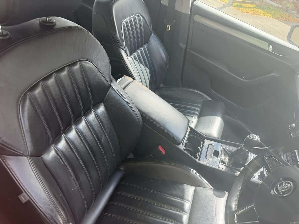 SKODA SUPERB STYLE 2.0 TDI 150BHP 4DR - Image 3