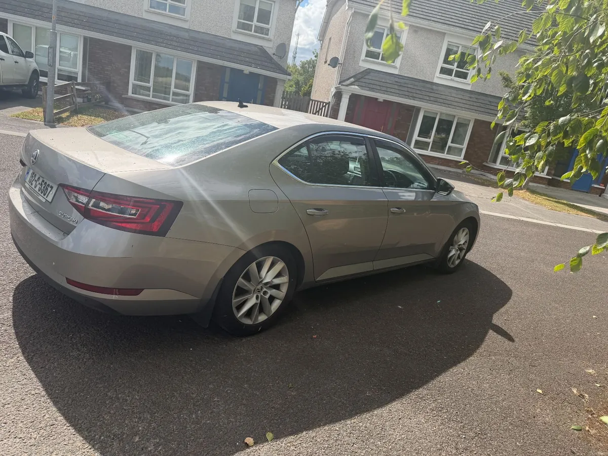 SKODA SUPERB STYLE 2.0 TDI 150BHP 4DR - Image 4