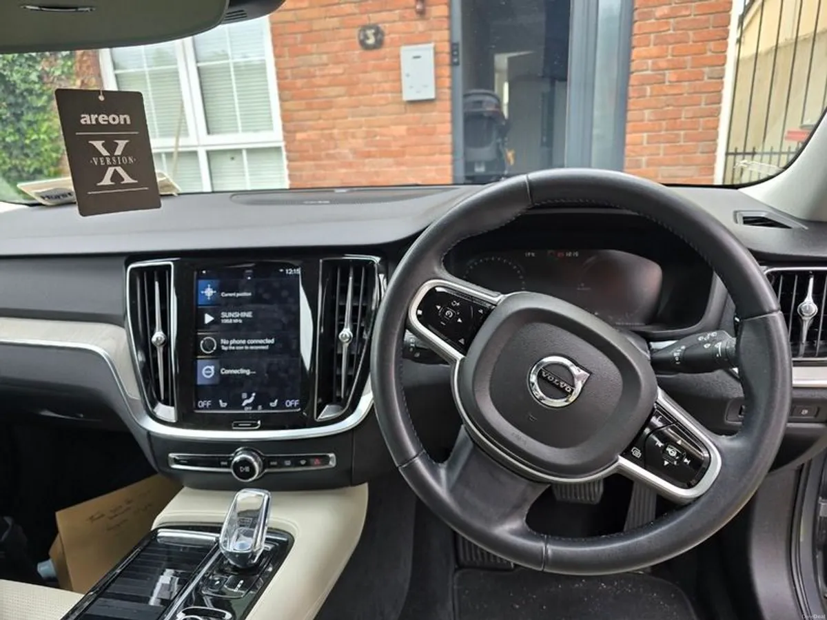 2020 Volvo V60 - Image 4