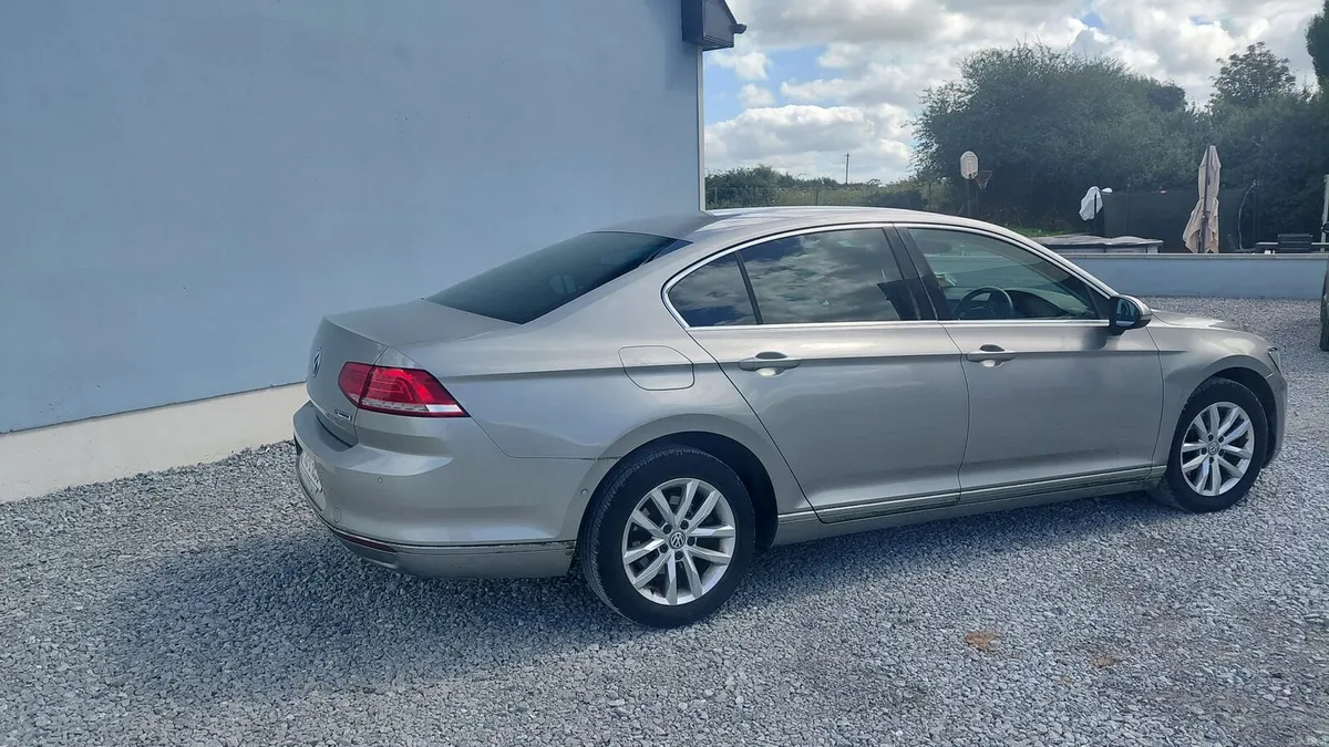 Volkswagen Passat - Image 3