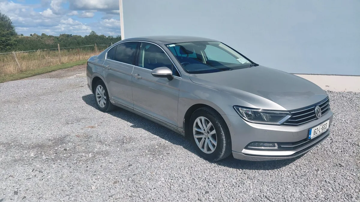 Volkswagen Passat - Image 4