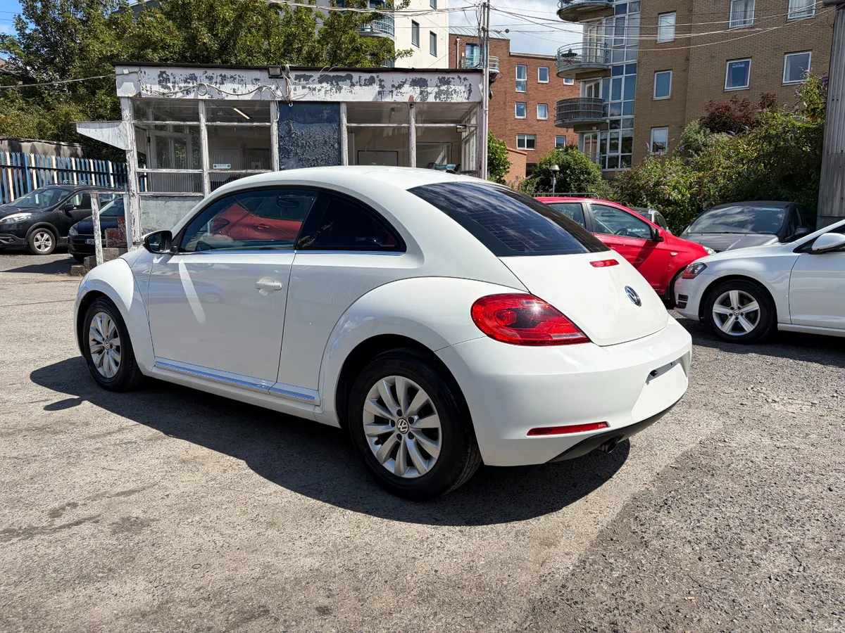 2013 VOLKSWAGEN BEETLE, AUTOMATIC - Image 5